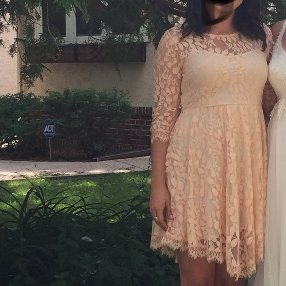 Lace Midi Dress in Peach Size 6